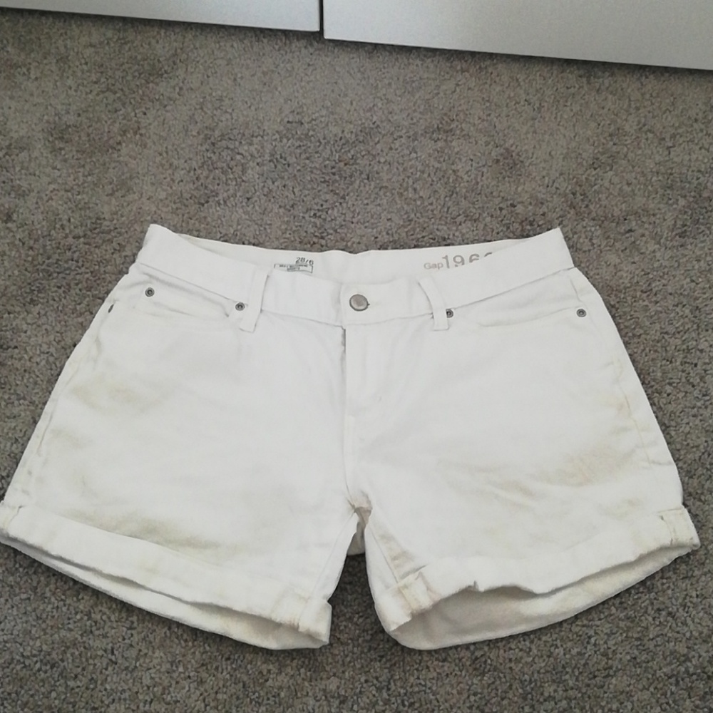 Gap size 28/6 white jean sexy boyfriend shorts